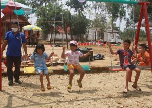 Mang Sân Chơi Về Vùng Cao: Hành Trình Thu Hút Học Sinh Đến Trường